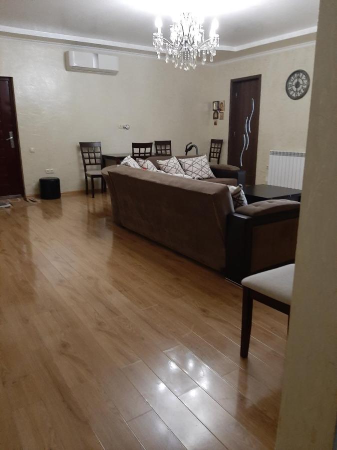 Mindia'S Apartment Batumi Esterno foto